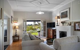 Churchills - Outstanding Views Over Daylesford